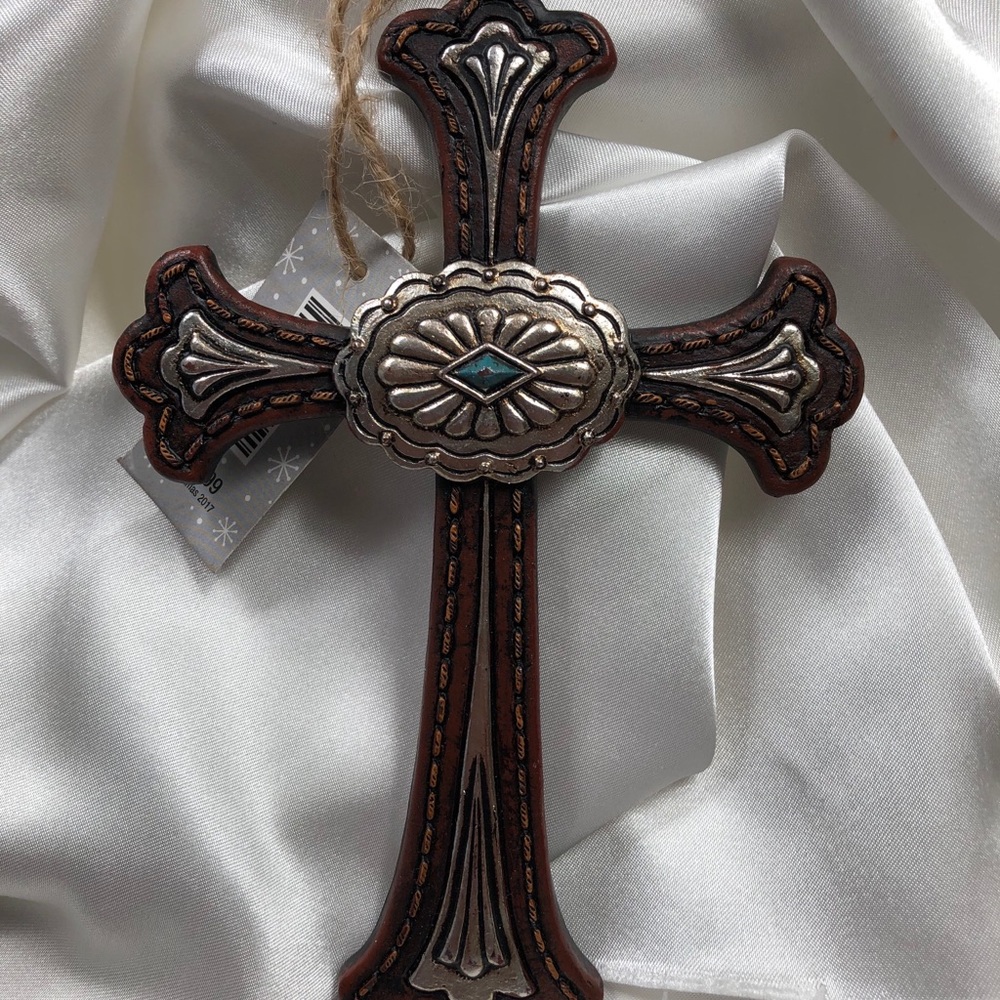 4Pc. Rustic Western Concho 6”!Resin Crosses